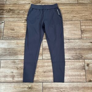 Alphalete women’s Trace Joggers Size Small Gray Sweatpants Leggings